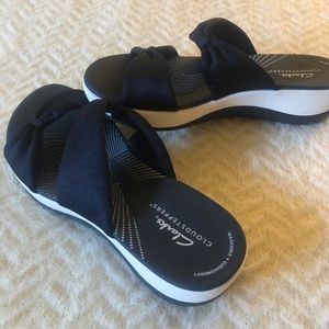 Clark’s Cloudsteppers Size 7M